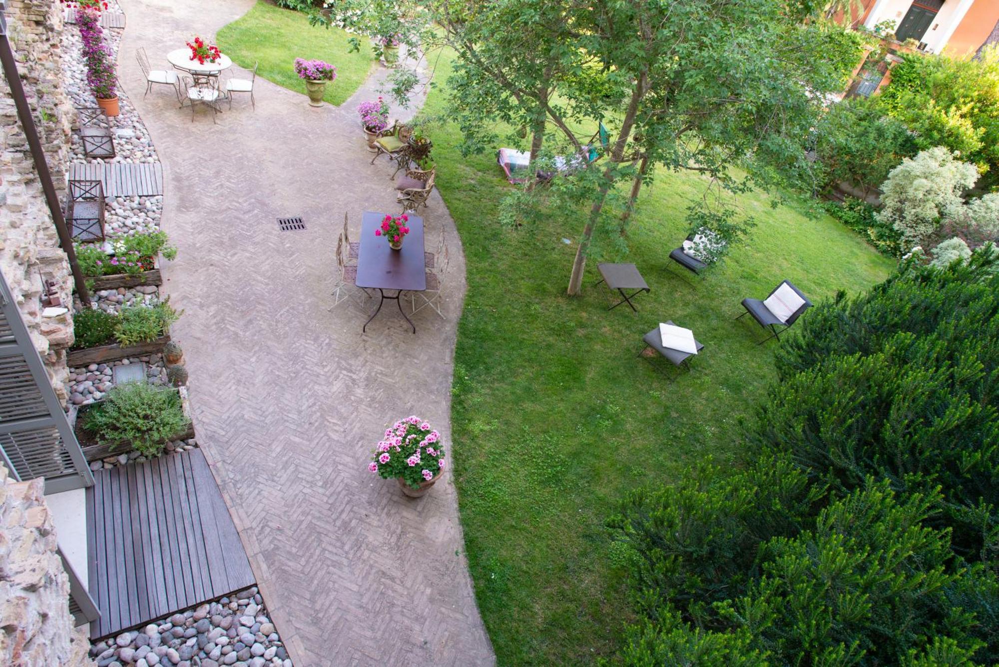 ラヴェンナAu Petit Jardinアパートメント エクステリア 写真